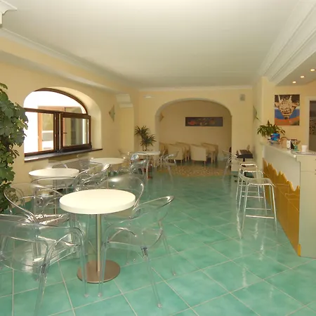 招待所 In Bb - With Breathtaking Views, Near Poseidon For Singles *