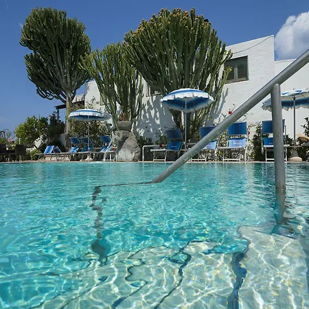 In Bb - With Breathtaking Views, Near Poseidon For Singles